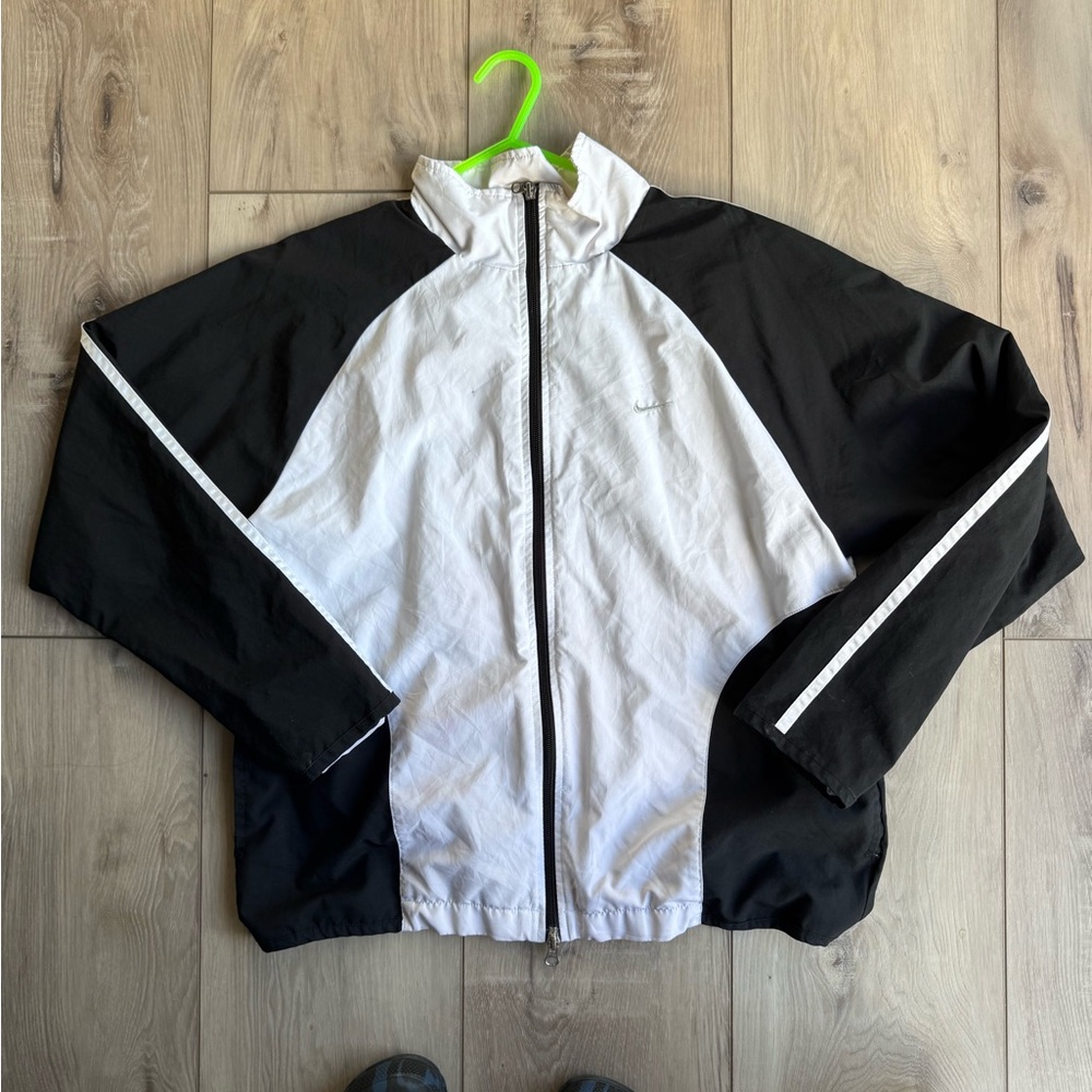 VTG Men's Black and White NIKE Windbreaker